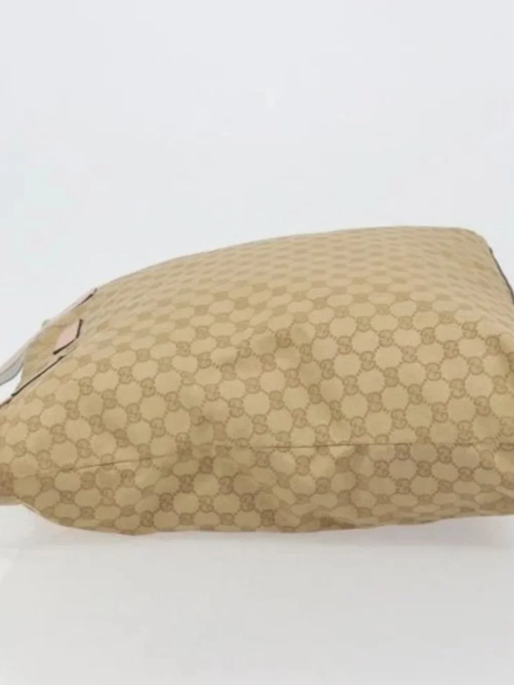 Gucci brand	gucci color	beige